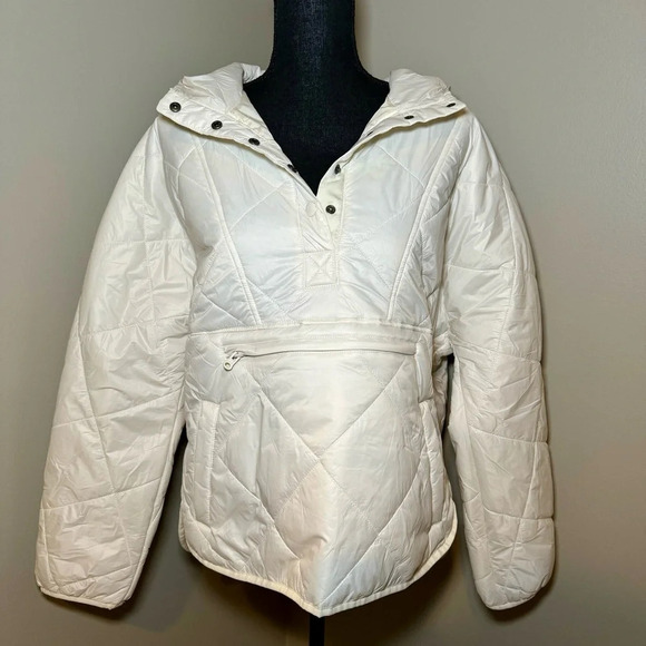 New without tags. American Eagle AE Popover Puffer Jacket women’s size M cream - Picture 8 of 8